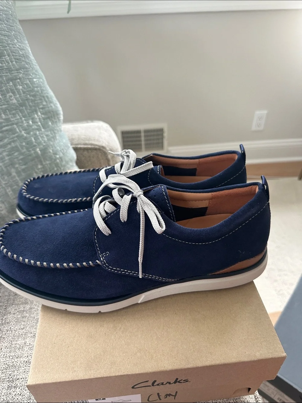 BRAND NEW WITH TAGS!! Clarks Navy Suede Boat-Style Lace-Up Shoes with White Lace